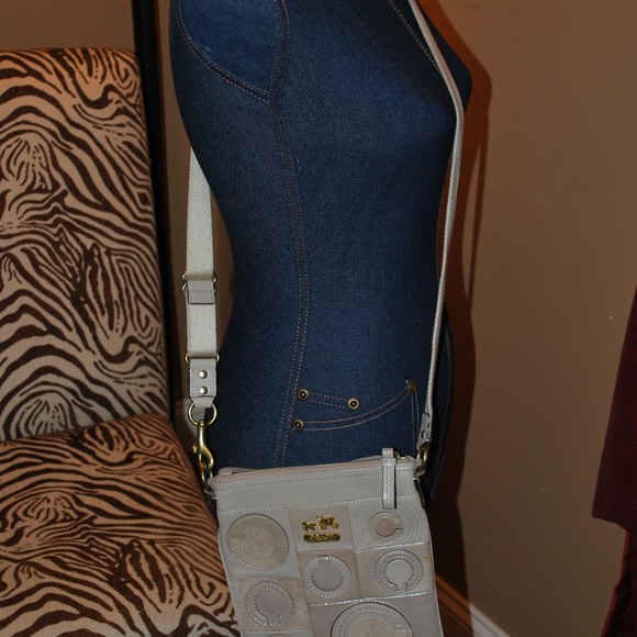 EUC Coach small crossbody purse. - Picture 2 of 5